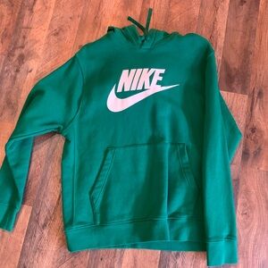 Size large, green Nike hoodie